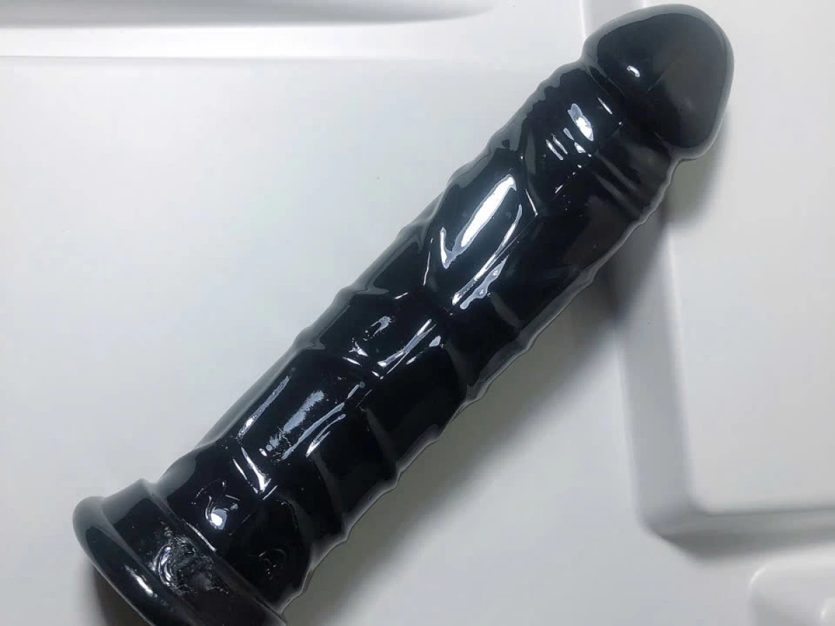 Dương vật giả c&oacute; đế size cực khủng m&agrave;u đen
